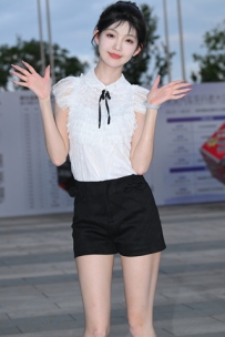 甜美可爱网红女孩---小面包