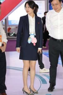 金融公司美女职员