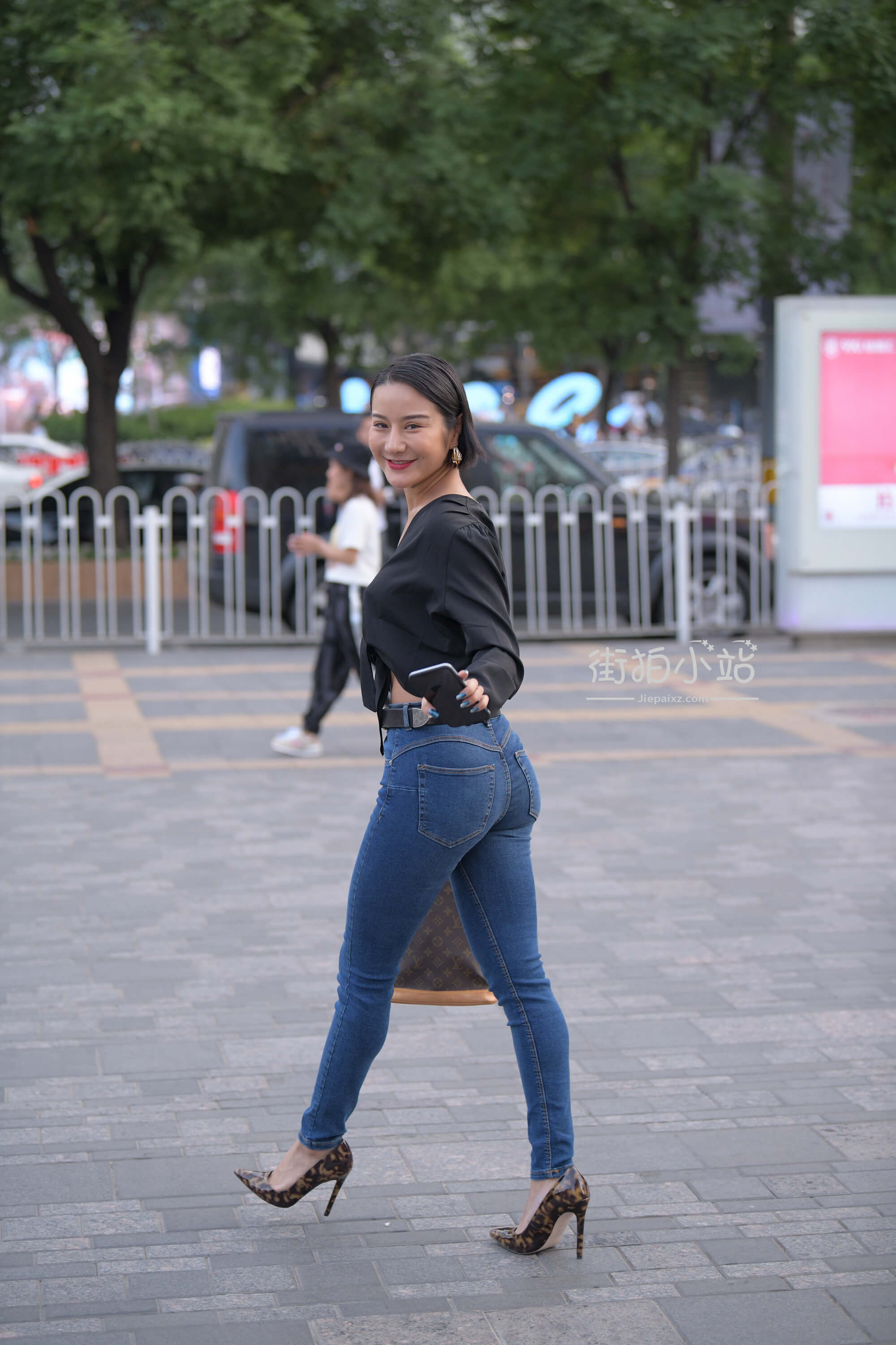 2.JPG