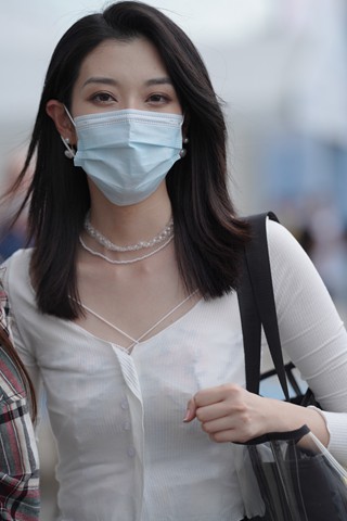 黑色紧牛美女