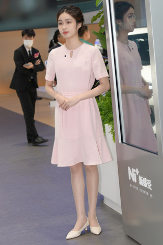 粉色群美眉们