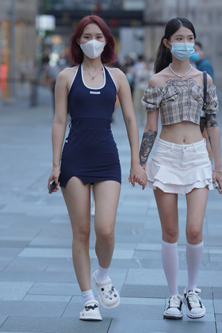 紧身裙美女
