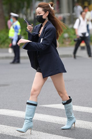 长靴美腿美女