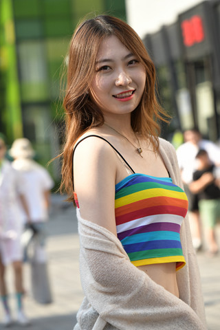 甜美小姐姐
