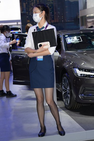 苗条黑丝小妹