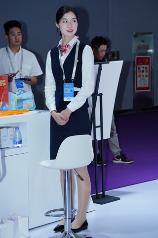 2024年6月某金融行业展览会金融制服美女丝袜图集 {上集}