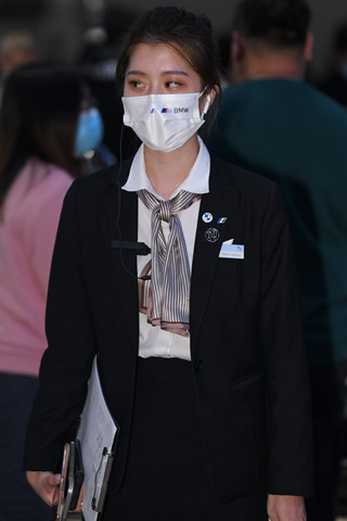 卖车的黑色丝制服美女