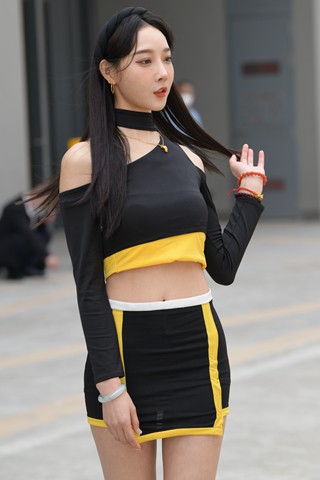 场外遇见大长腿的她~