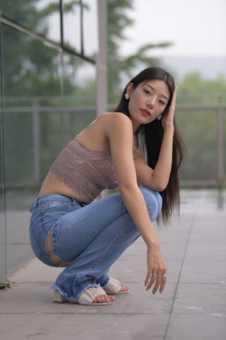 [一始专区] 牛仔裤美女  【已补视频】