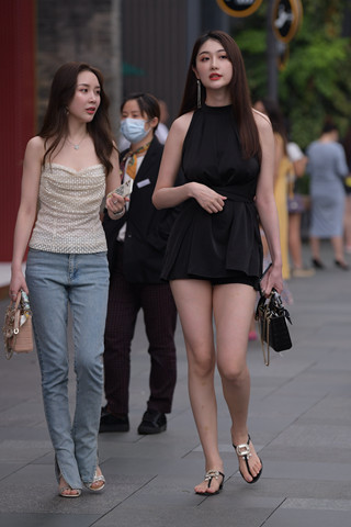 高挑美女
