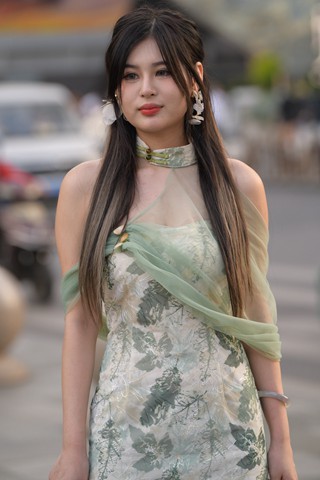 温婉动人，清新甜美小仙女！~